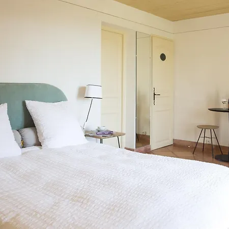 Mas Du Soleilla 招待所 纳博讷